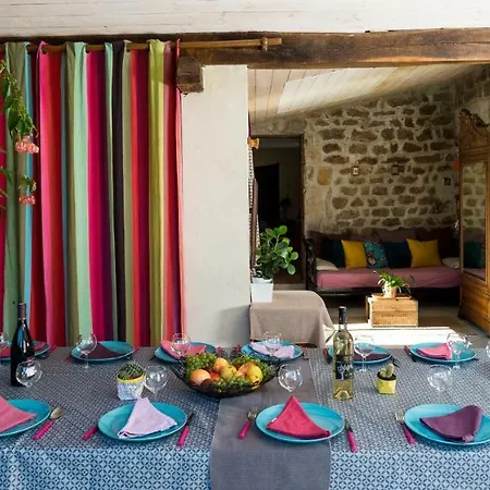Au Balcon Des Saisons Bed & Breakfast